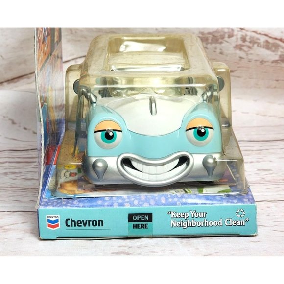 Chevron Cars Della Deluxe Collectible Toy - Moveable Eyes, Two-Tone Paint Gift - Picture 4 of 14
